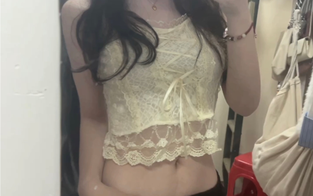 璐璐哄睡屋封面肚脐眼