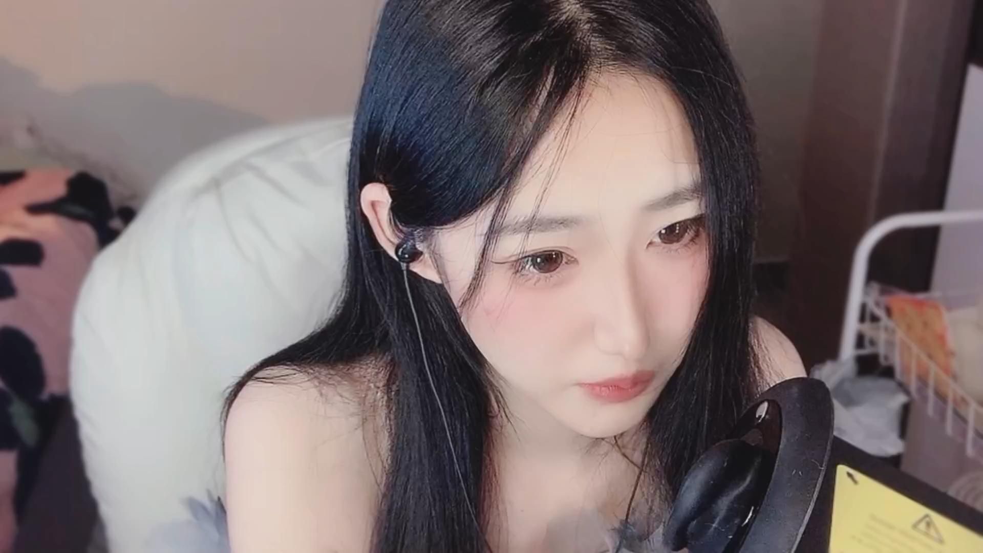 啵啵梨小护士超近距离嘴声小梨B站充电视频
